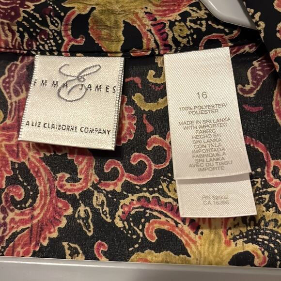 ⚡️ 3 for $20 ⚡️ Emma James Medallion Print Top - Picture 7 of 8